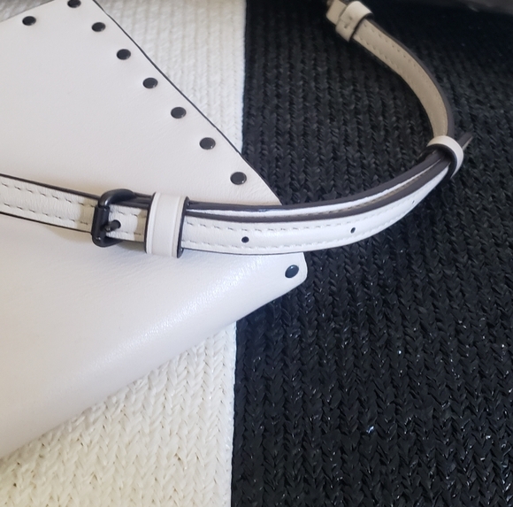 💫Hayden Foldover Crossbody Clutch With Rivets. - Picture 9 of 13